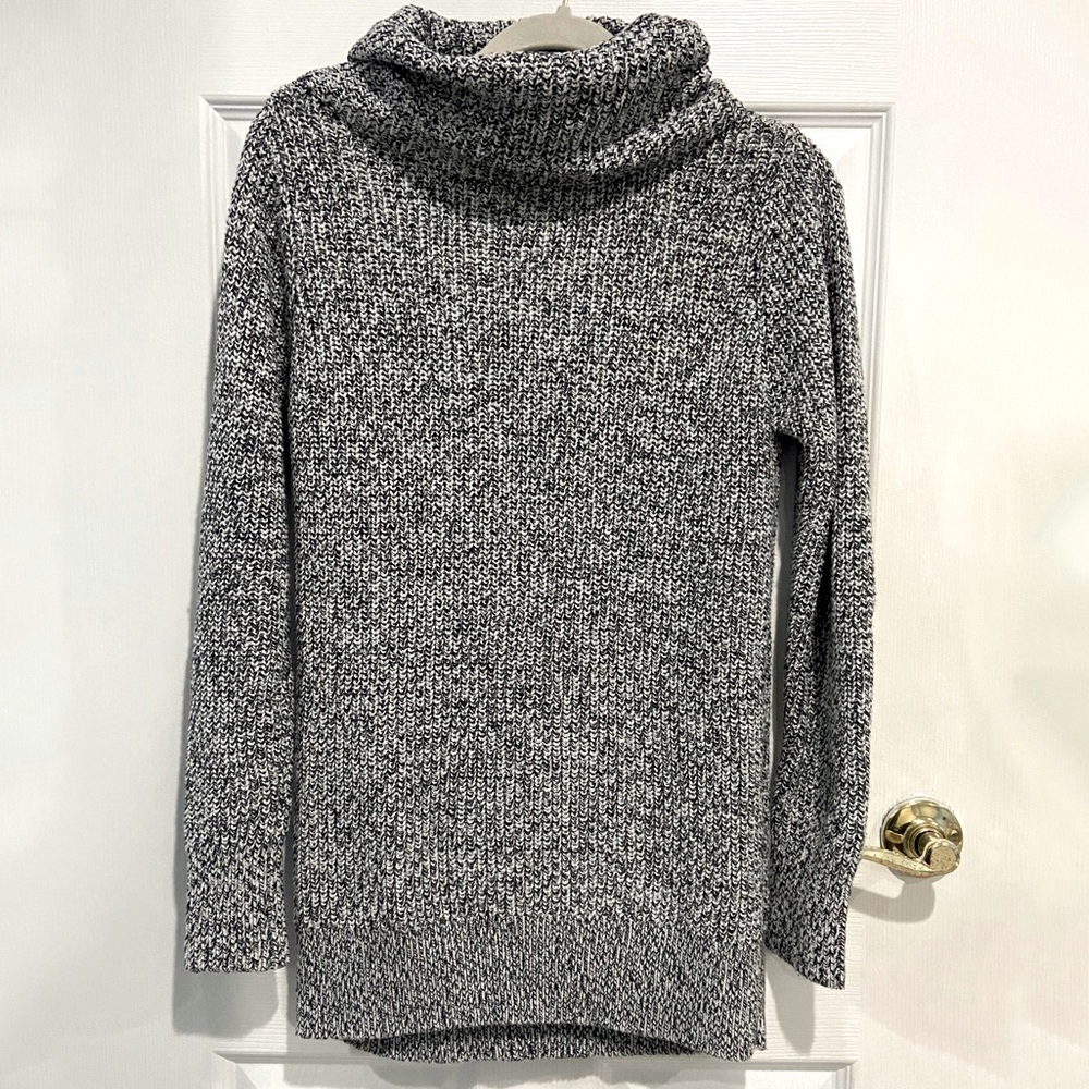 Abercrombie & Fitch Knit Sweater